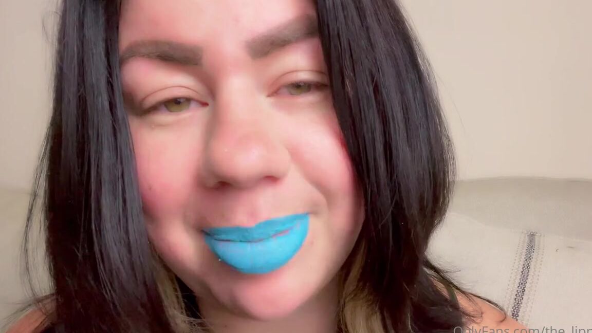 The Lipnotist Nicknamed The Lipnotist 06 07 2022 Onlyfans Video Sky Blue Lip Worship And Kisses