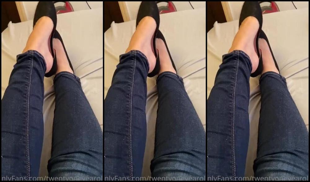 Finebritishfeet Nicknamed Tickletoesuk 06 19 2020 Onlyfans Video Teasing You With My Flats