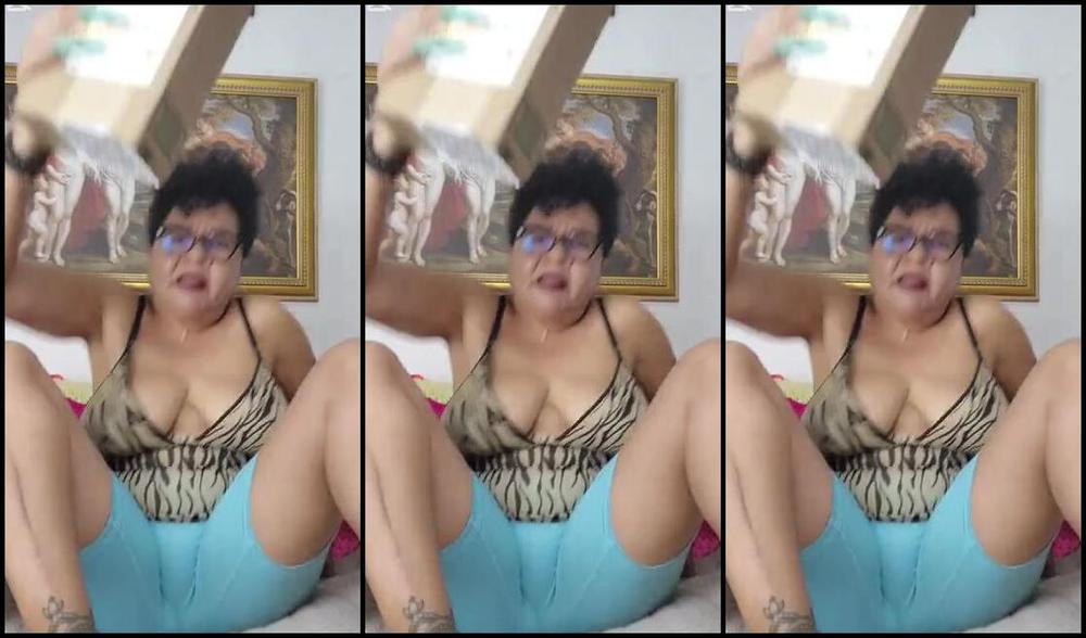 Meryann Nicknamed Solesqueenrd 05 24 2025 Onlyfans Video Tomorrow Is Mothers Day In My Country And I Get Those Gifts From A Nails