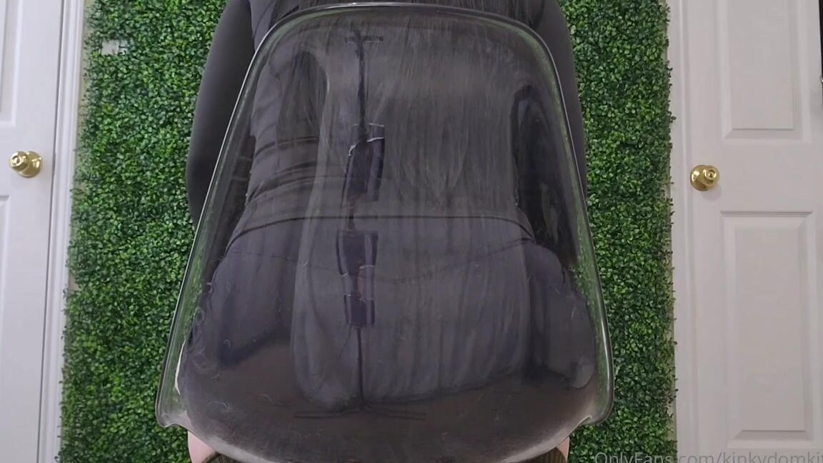 Giantessjulia Nicknamed Kinkydomkitty91 01 31 2025 Onlyfans Video Giantess Fogging Up My New Chair Like Its A Fucking Sport