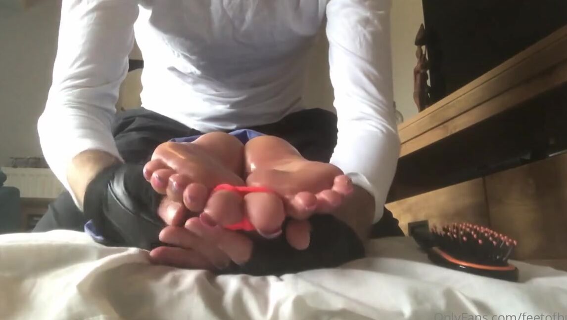 Bunnythefootmodel Nicknamed Bunnythefootmodel 04 18 2021 Onlyfans Video Tickle Time