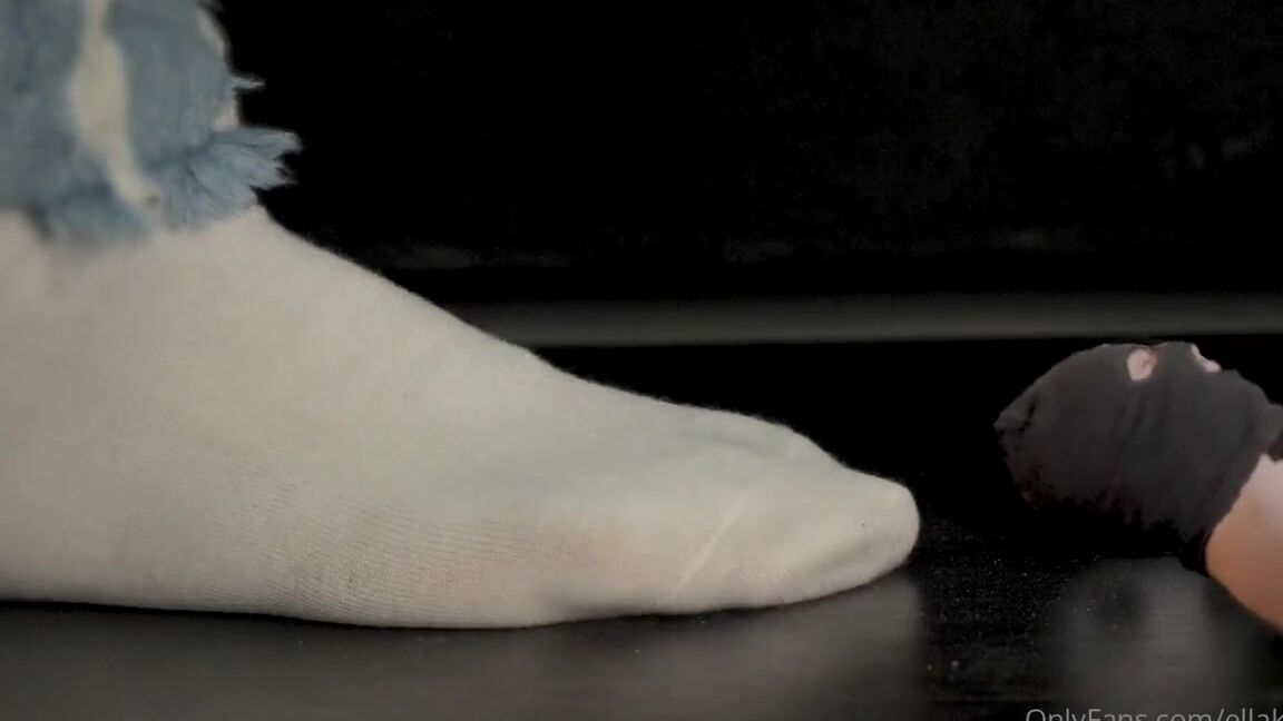 Giantess Ella Nicknamed Giantessella 05 29 2022 Onlyfans Video Video Name Squishy Face Story I Always Love To Step On The Face Of My Bf Jf