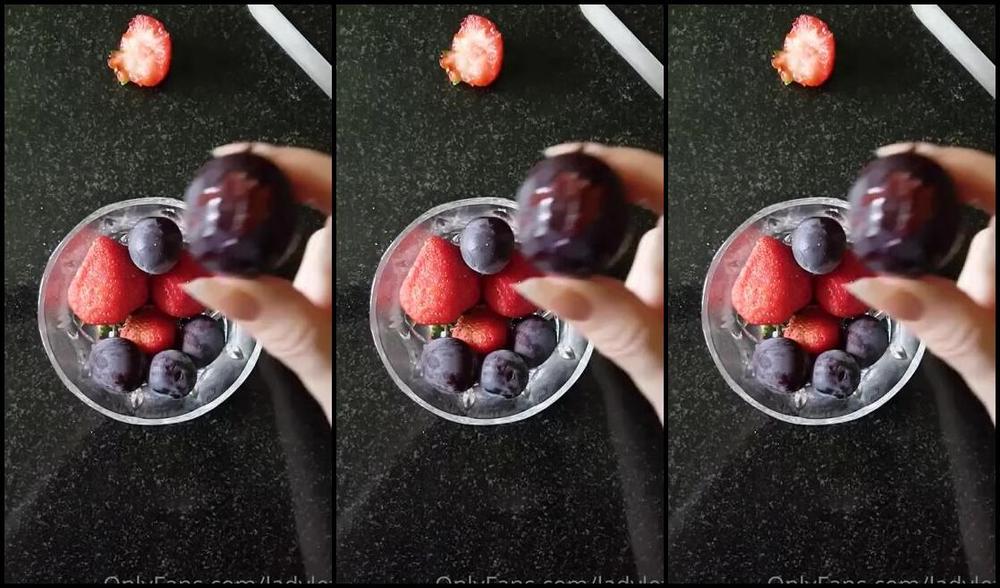 Lady Left Nicknamed Ladyleft 08 11 2020 Onlyfans Video Time For A Pair Of Plums To Face Their Demise