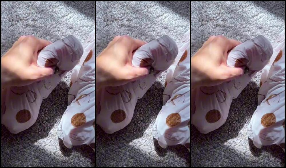 Averywithtoes Nicknamed Averywithtoes Onlyfans Removing Lotion Soaked Foot Mask To Reveal Soft Sexy Feet Watch As I Remove My Weekly Coconut Foo