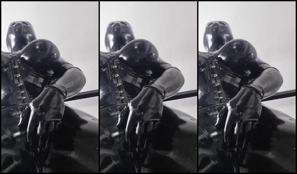 Emma Lee Nicknamed Rubberdollemma 11 22 2023 Onlyfans Video Good Morning Rubberists Awake And Ready For A Nice Day Probably In Rubber