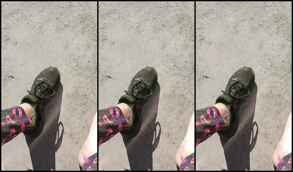 Kara Deviline Vip Nicknamed Karadevilinevip 04 18 2023 Onlyfans Video Sweaty Dirty Feet After Mowing The Yard