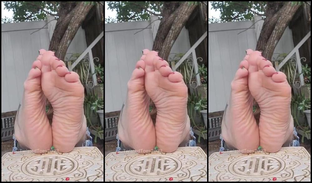 Twisted Toes Nicknamed Twistedtoes Foot Fetish 12 21 2023 Onlyfans Video Pathetic Footboy Always Wants My Feet