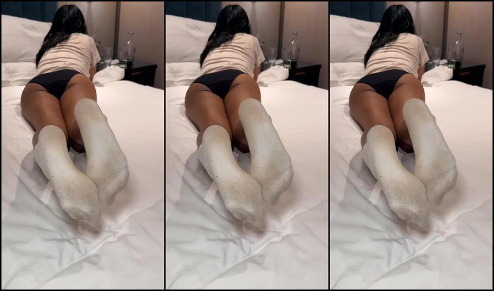 Isabela Stillsinning Nicknamed Stillsinning 03 13 2025 Onlyfans Video What 4 Days Of Wear Does To My Socks Its Like A Dream Isnt It