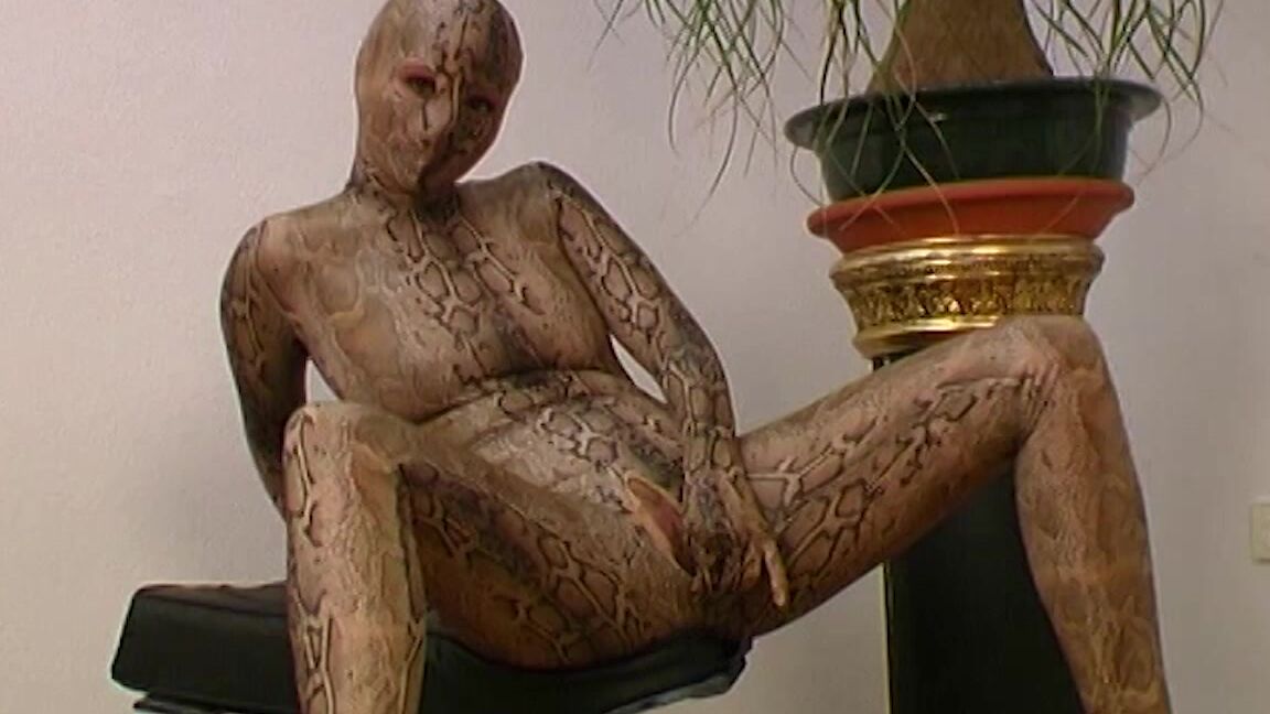 busty girl in skintight spandex zentai February 17, 2019 Manyvids