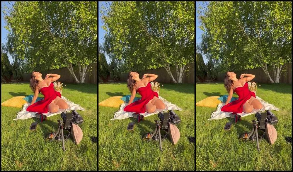 Lily Fiore Nicknamed Lilyfiore4 05 11 2025 Onlyfans Video Bts Of A Naughty Day Vv