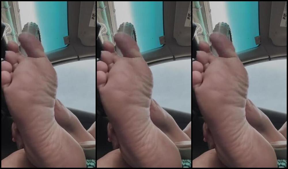 Heavenly Xperience Nicknamed Heavenlyxperience 10 05 2023 Onlyfans Video Instagram Live Session Waiting In My Car For My Daughter