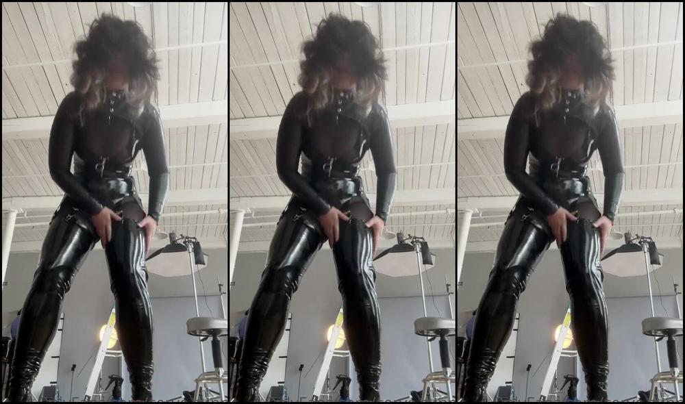 Mistrix Sunmi Nicknamed Serve Sunmi 04 20 2023 Onlyfans Video Bts Latex Photoshoot Shining Up My Latex Before Getting In Front Of The Camera