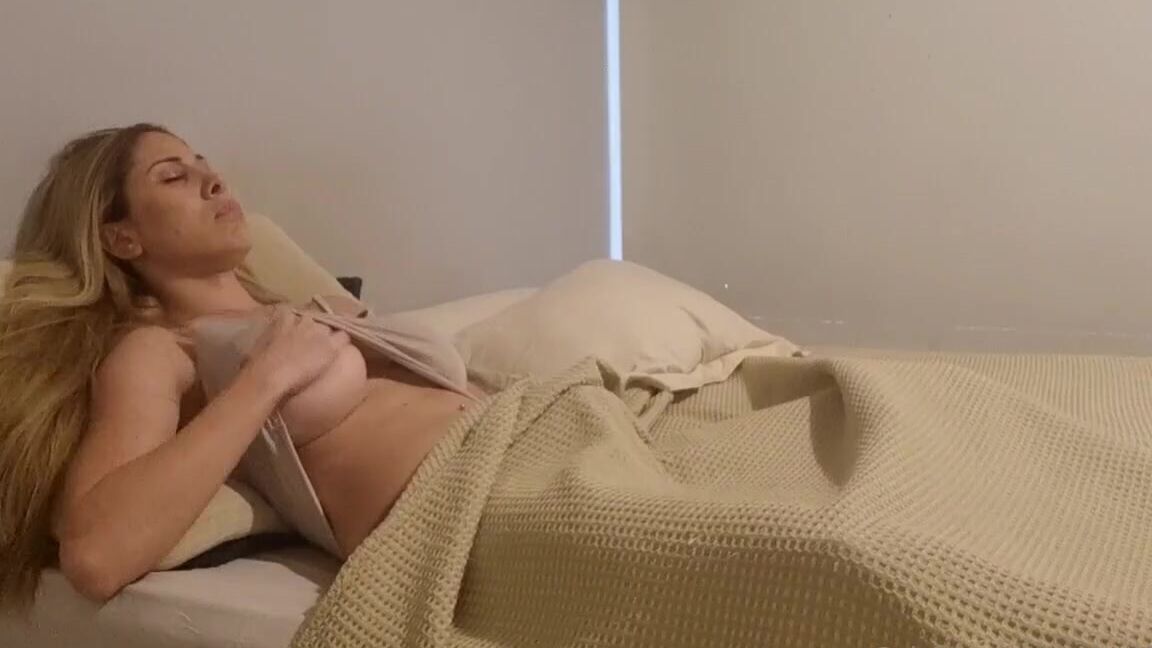 Anitaishere Nicknamed Anitaishere 10 24 2024 Onlyfans Video Isnt This Sweet Poor Girl Please Smell Her Farts