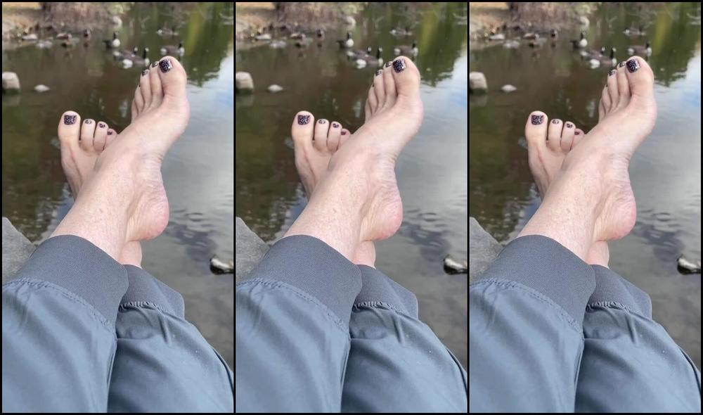 Kittys Pretty Feet Nicknamed Kittys Sweet Feet 10 19 2024 Onlyfans Video I Love The Feeling Of The Breeze Caressing My Soles