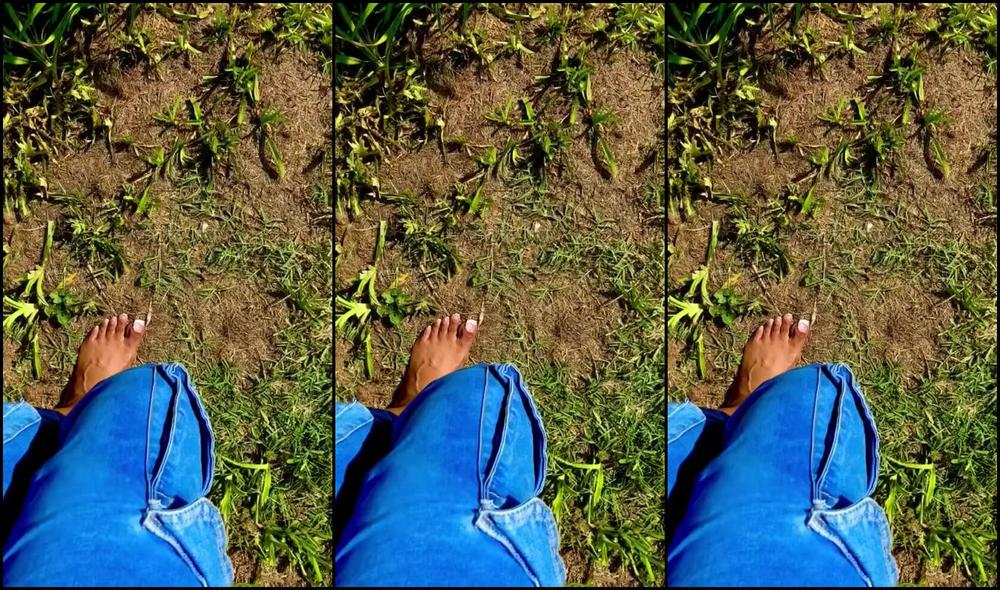 Liv Forsoles Nicknamed Livforsoles 09 20 2023 Onlyfans Video Walking Outside With No Shoes Dirty Soles