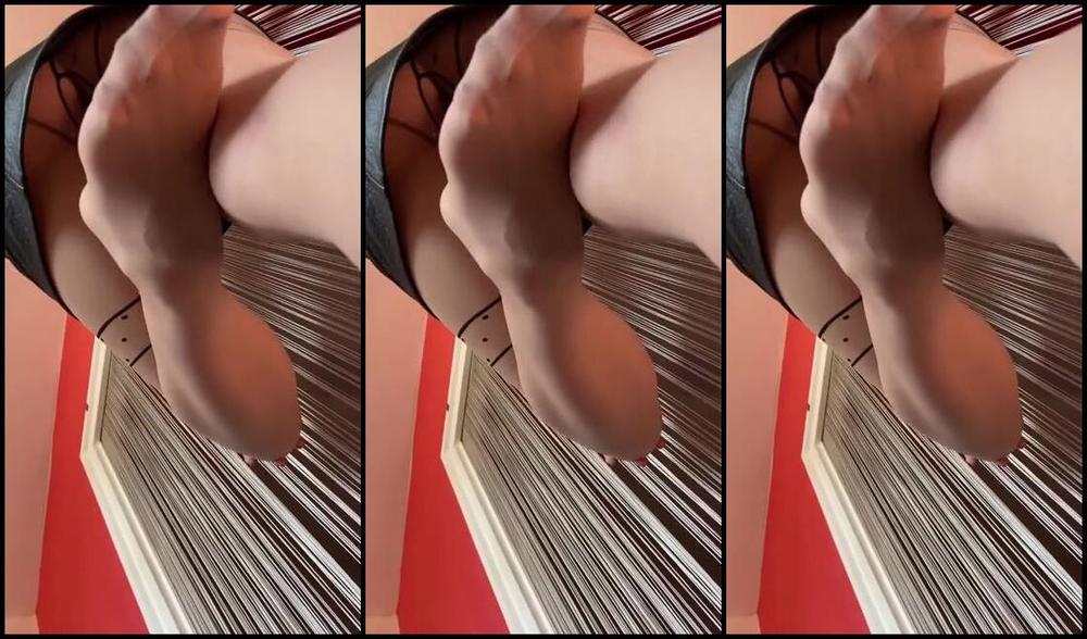 Harisnyas Csaj Nicknamed Harisnyas Csaj 11 23 2024 Onlyfans Video I Got This Open Crotch Pantyhose As A Gift And I Know This Is Something