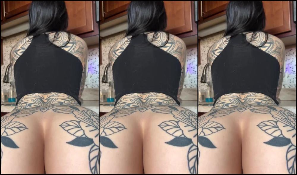 Awlivv Nicknamed Awlivv 12 22 2024 Onlyfans Video You Fuckin In The Christmas Themed Thong Yes Or No If Yes Swipe To See What