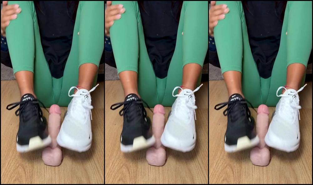 Isabela Stillsinning Nicknamed Stillsinning 12 24 2024 Onlyfans Video Cum For My Mismatched Nike 270S