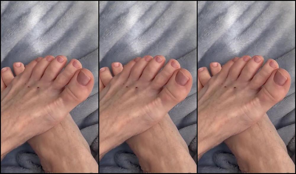 Kittys Pretty Feet Nicknamed Kittys Sweet Feet 01 26 2023 Onlyfans Video Wiggly Piggies