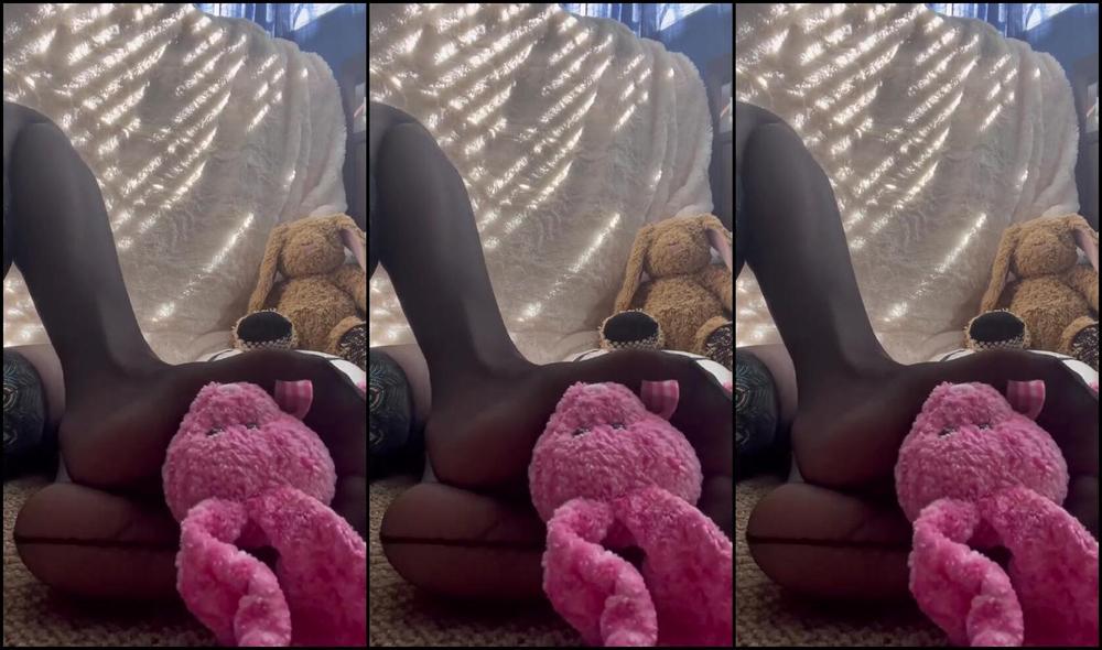 Kittys Pretty Feet Nicknamed Kittys Sweet Feet 07 14 2024 Onlyfans Video I Have A Video Series That I Have Been Making For A Fan For A While