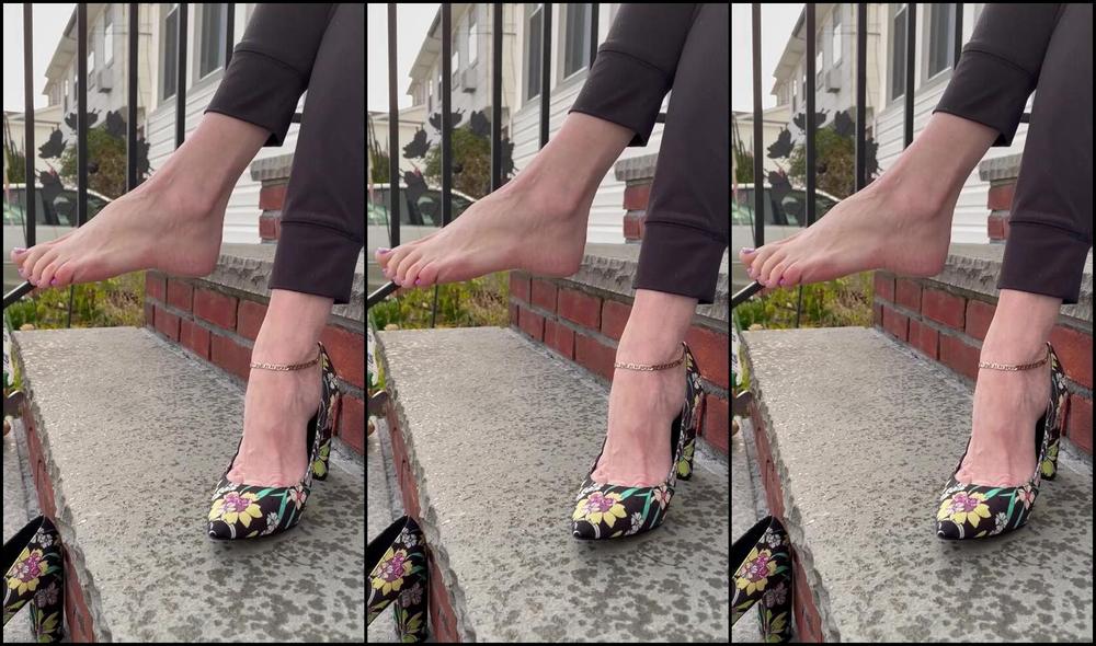 Kittys Pretty Feet Nicknamed Kittys Sweet Feet 04 26 2023 Onlyfans Video Well She Might Not Know This But I Actually Start Off Being A Footmodel So That