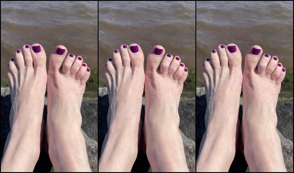 Kittys Pretty Feet Nicknamed Kittys Sweet Feet 03 19 2024 Onlyfans Video This Is My Idea Of Water Sports Enjoy This 3 Minute Video Of Me Sitting