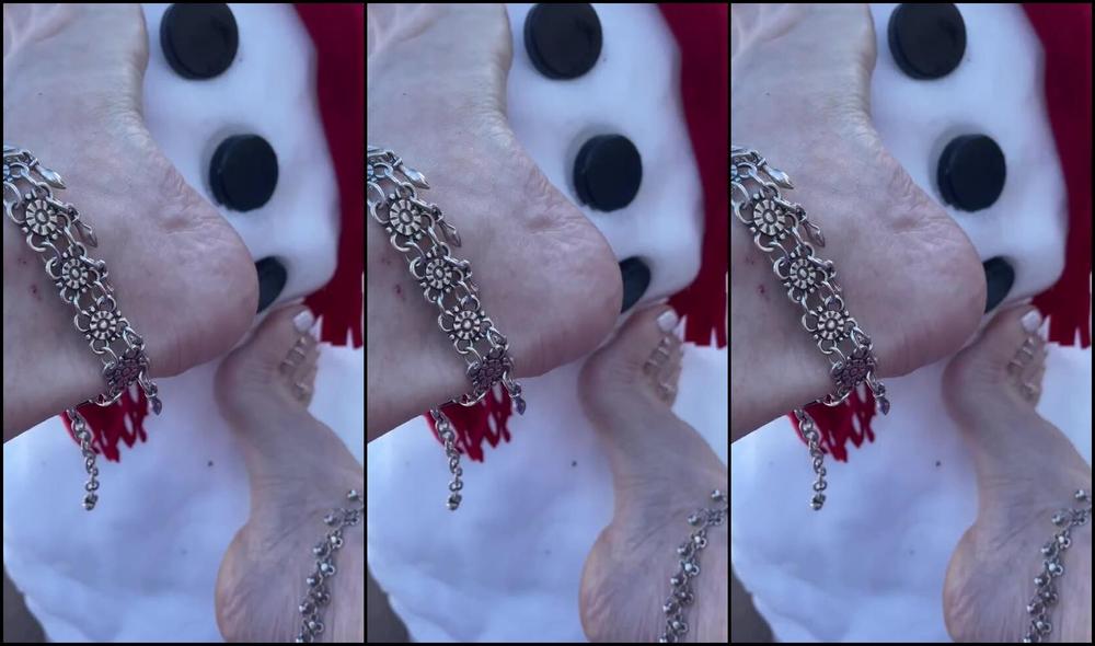 Kittys Pretty Feet Nicknamed Kittys Sweet Feet 02 16 2024 Onlyfans Video Oh Baby Its Cold Outside 0Bc4