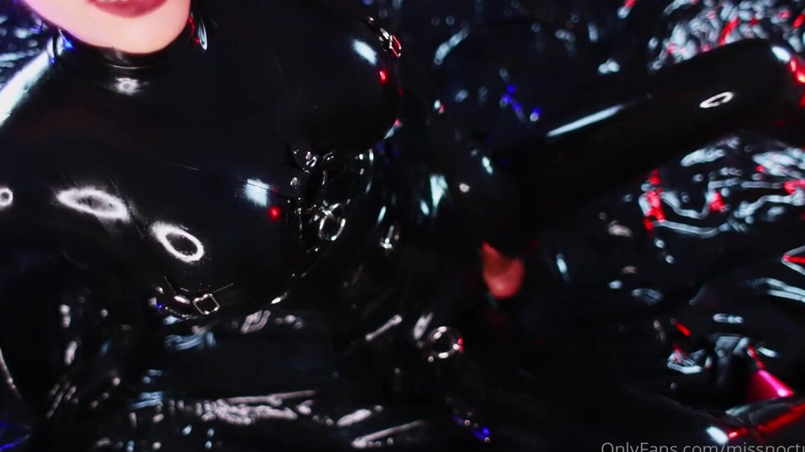 Miss Nocturnal Nicknamed Missnocturnal 07 22 2024 Onlyfans Video Shining My Latex Enjoy The New Clip
