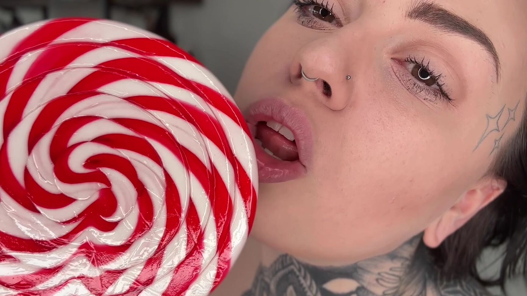 "MissValentina" licking, lollipoplickers, mouthfetish, oralfixation, tonguefetish Oral Fixation manyvids
