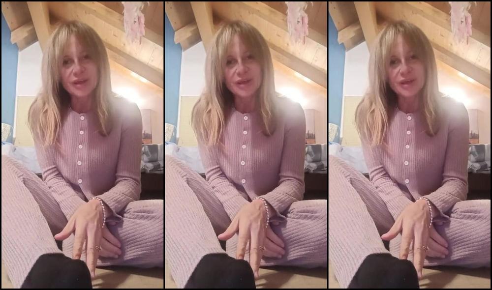 Onlybluefeet Nicknamed Onlybluefeet 11 04 2024 Onlyfans Video Mi Manca Mostrarle Ma Si Vive Anche Senza