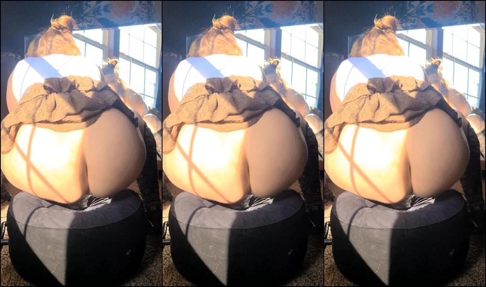 "KittyUV" dildoriding, milf, miniskirts, pussygaping, socks Riding Huge Dildo Manyvids