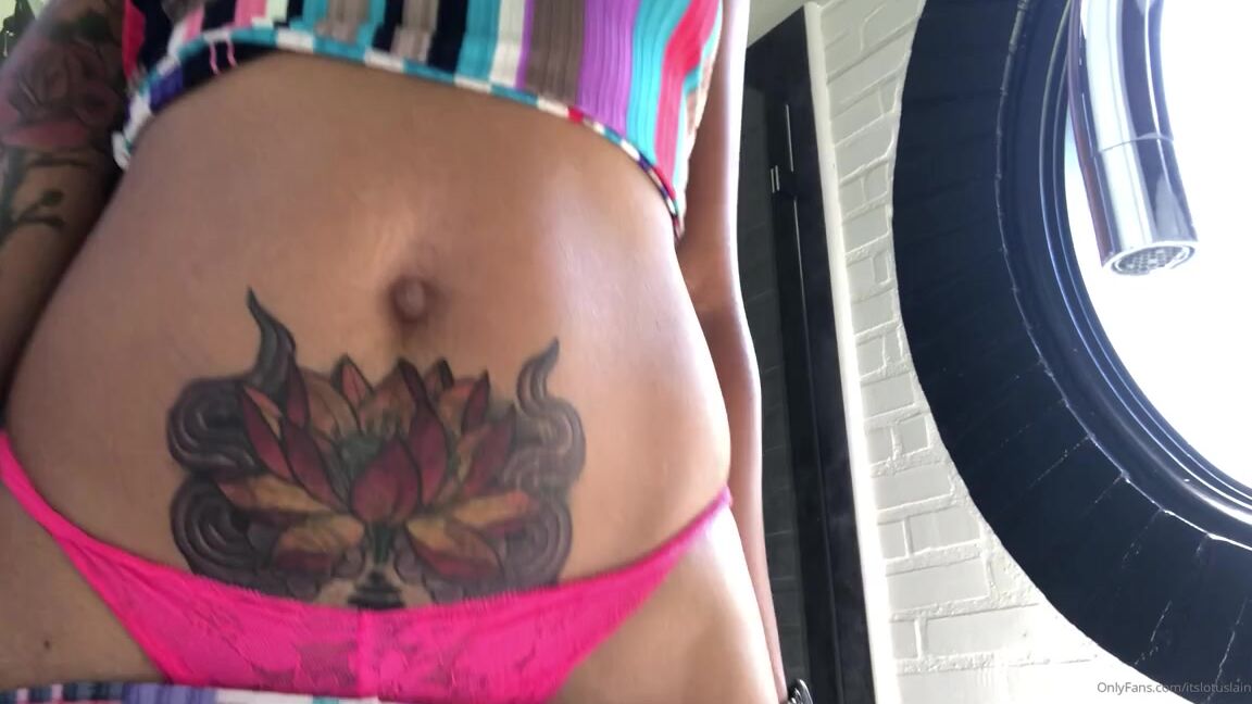 Lotus Lain Nicknamed Itslotuslain 10 06 2019 Onlyfans Video Video Public Masturbation In Someone Elses Beach House