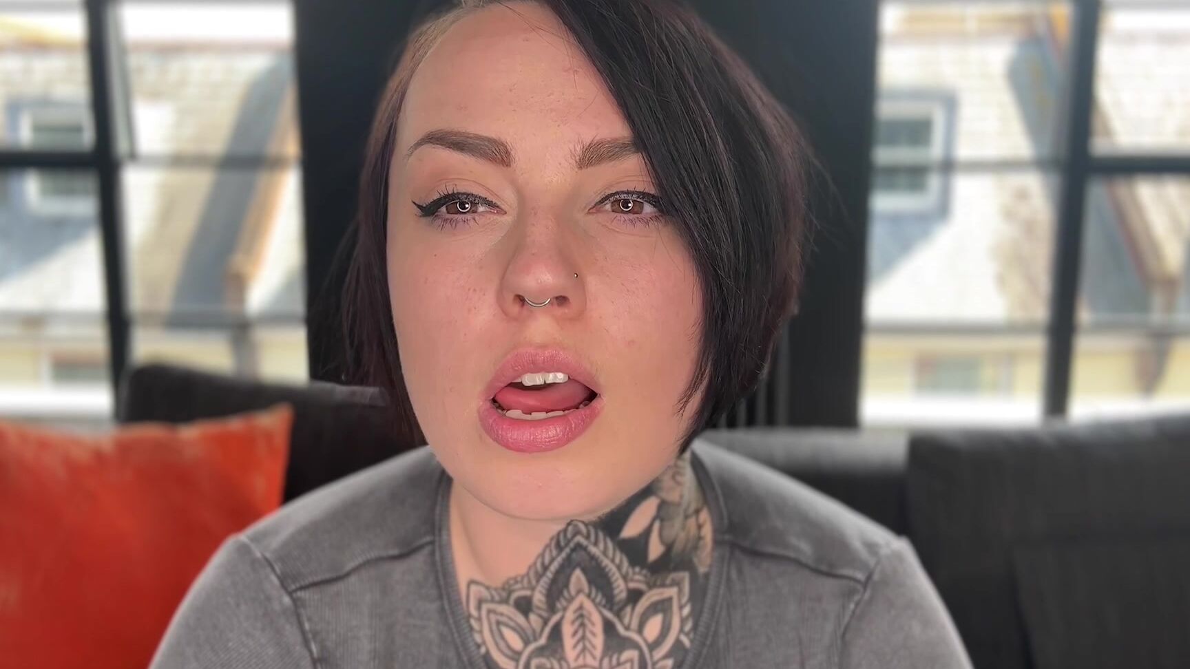 "MissValentina" eyecontact, eyefetish, femdom, femdompov, slavetraining Look Into My Eyes And Give Up Control manyvids