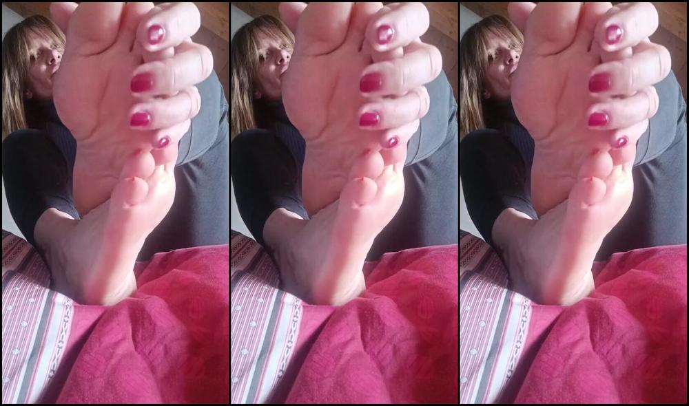 Onlybluefeet Nicknamed Onlybluefeet 04 28 2024 Onlyfans Video Grazie A Chi Mi Segue