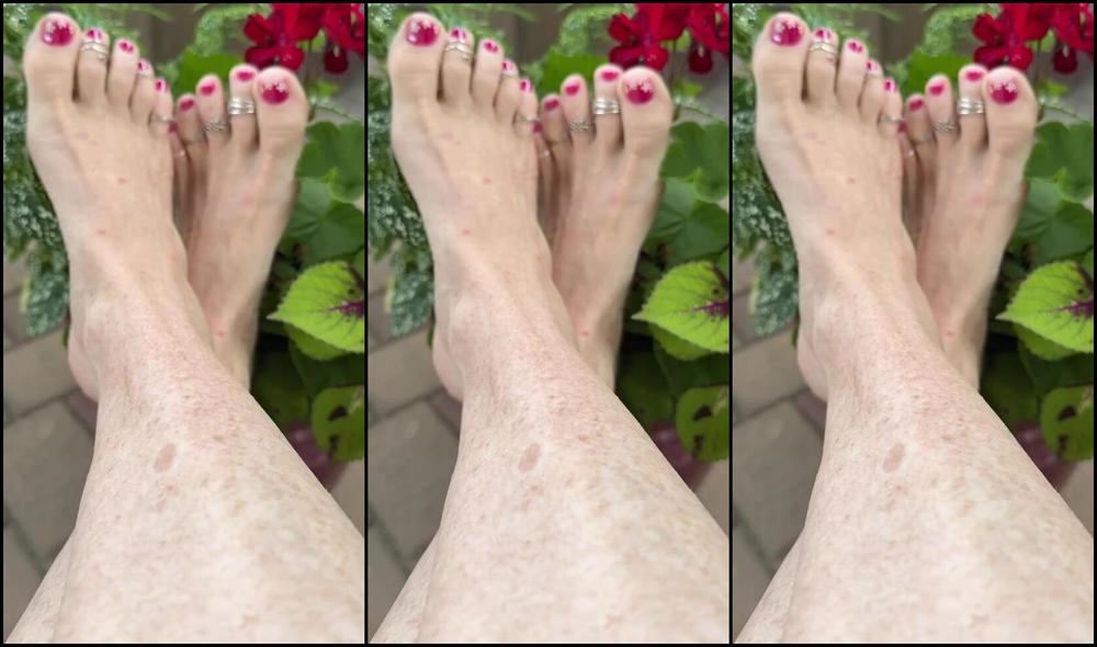 Kittys Pretty Feet Nicknamed Kittys Sweet Feet 09 01 2025 Onlyfans Video Slow Down With Me In The Garden Watch How The Sunlight Lingers On My Arches