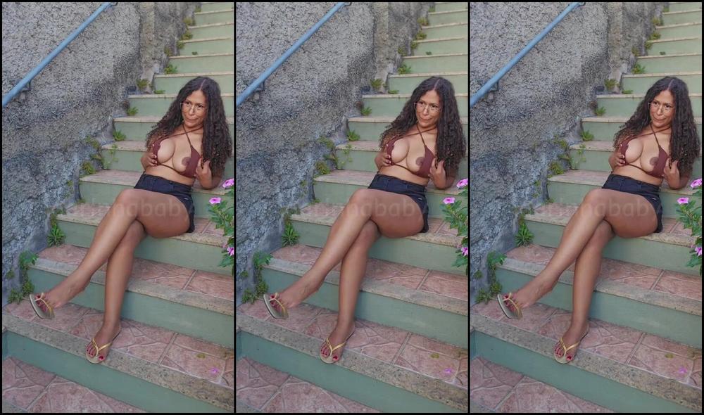 Darinha Nicknamed Darafeet 08 05 2025 Onlyfans Video Ser Que Tem Algu M Me Observando I Wonder If Someones Watching Me Out Here