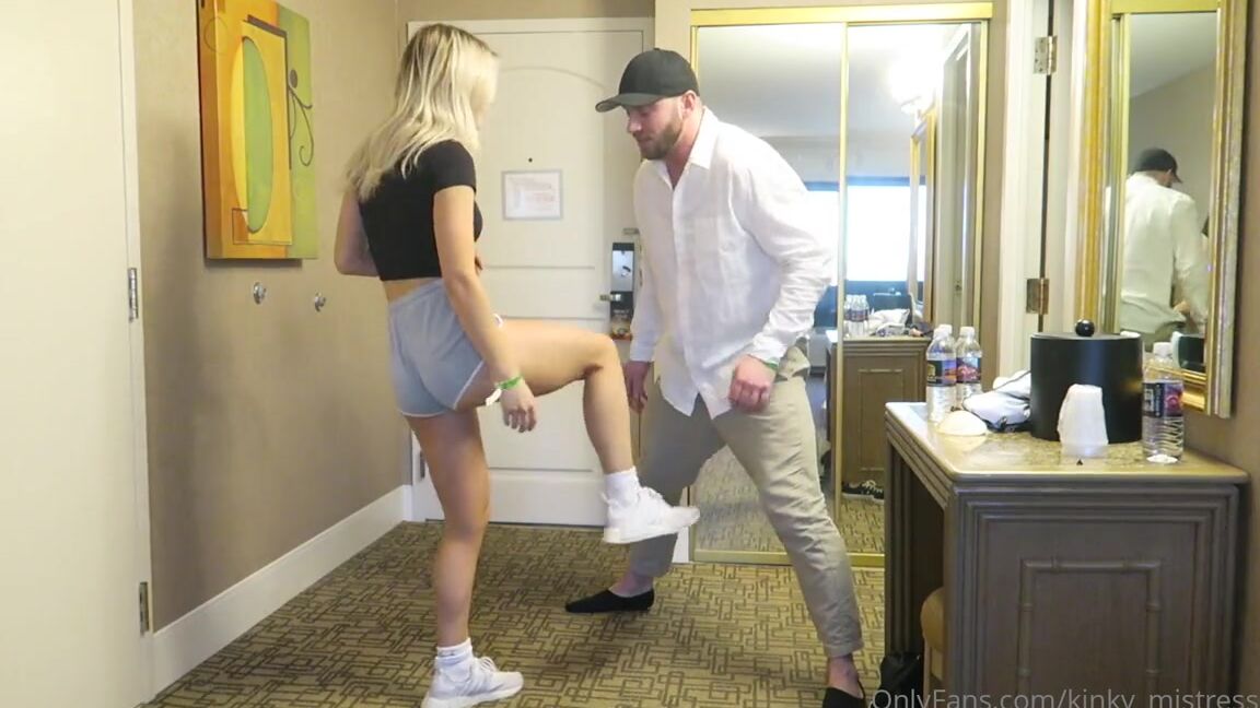 Kinky Mistress Porn Nicknamed Kinky Mistress2021 Onlyfans 10 2021 2255208131 Ball Busting In My Hotel In Vegas