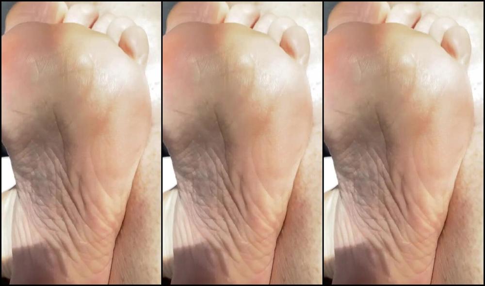 Kittys Pretty Feet Nicknamed Kittys Sweet Feet 08 07 2024 Onlyfans Video Sit Right There And Dont T Move