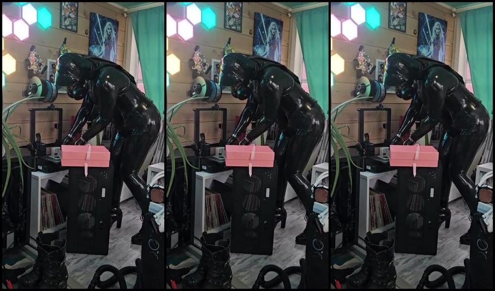 Blueberry Sage Nicknamed Blueberrysage 04 14 2024 Onlyfans Video One Of Drones Duties Is To Clean Its Office Thoroughly Once A Week