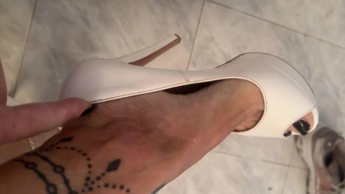 Stella Girasole Nicknamed Stellagirasole 11 22 2024 Onlyfans Video I Miei Tacchi Bianchi Sexy