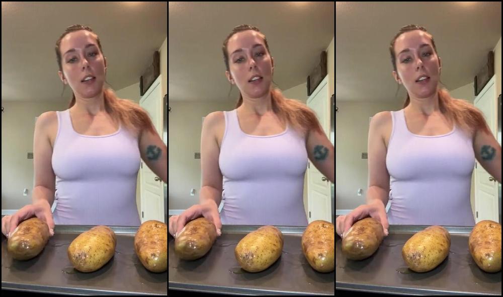 Lulu Blair Nicknamed Lulublair 05 29 2024 Onlyfans Video Join Me In The Kitchen As I Whip Up Some Crispy Baked Potatoes While Listening To