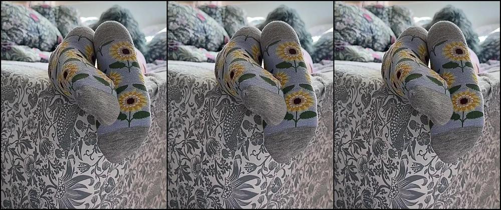 Kittys Pretty Feet Nicknamed Kittys Sweet Feet 05 26 2025 Onlyfans Video I Love Making You Wait For It The Slow Slide Of My Socks Down My Feet