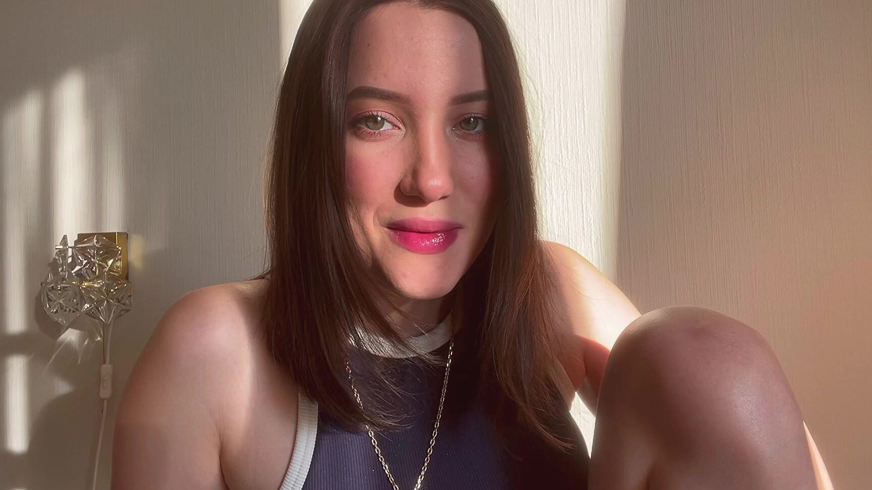 "Babyheavanian" brunette, femdom, goddessworship, humiliation, sfw, verbalhumiliation Im better than your new girlfriend Dont try to hide it manyvids