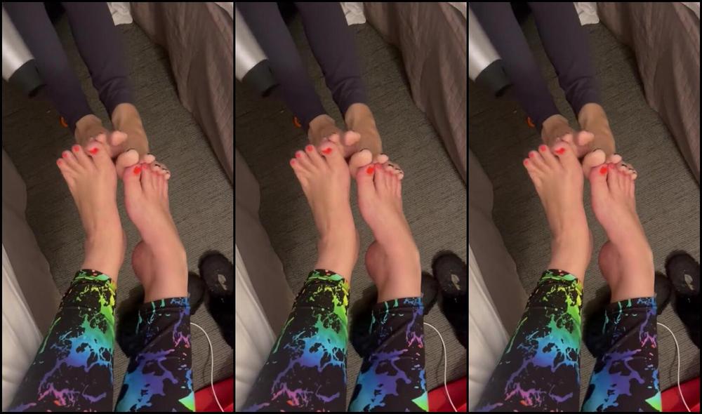 Heavenly Xperience Nicknamed Heavenlyxperience 09 30 2023 Onlyfans Video Warming My Feetsies From Being Cold In Nyc Before We Check Out And Head To Philly