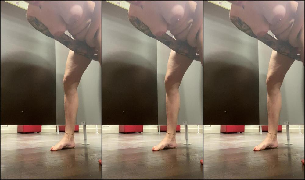 "SuzieLove212" fitting rooms, orgasms, public nudity, public outdoor, pussy play See Under the Door While I Play Manyvids