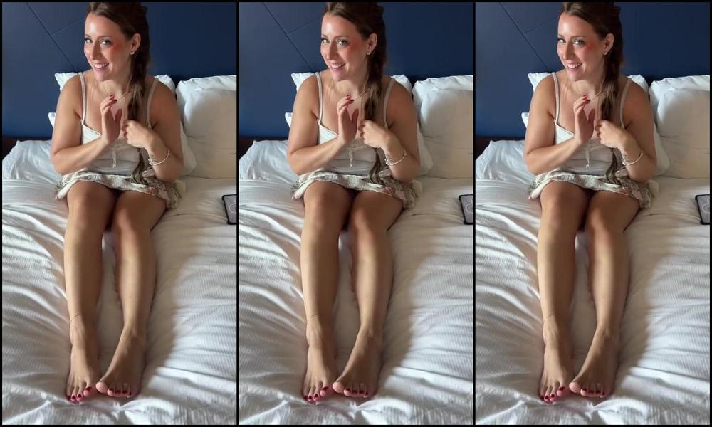 Marshmallow Toes Nicknamed Marshmallowtoes 08 29 2025 Onlyfans Video Foot Girl Slips You Her Hotel Keypov Youre On A Business Trip And Youre Sitting In
