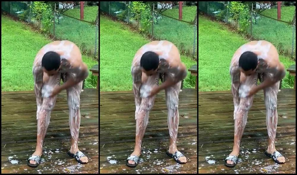 Mr Jackquell Gordon Nicknamed Vh1Jgordon 03 01 2023 Onlyfans Video My Shower Was Broke So I Had To Take A Shower In The Rain