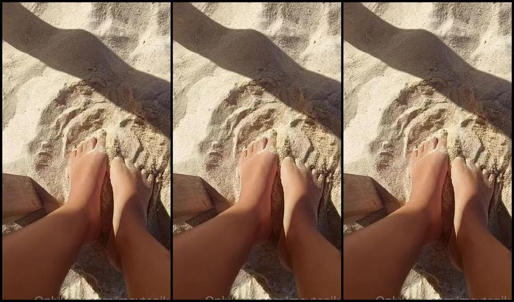 Miss Tess Nicknamed Lightmisstess 10 05 2022 Onlyfans Video Feet On The Sand Lovers