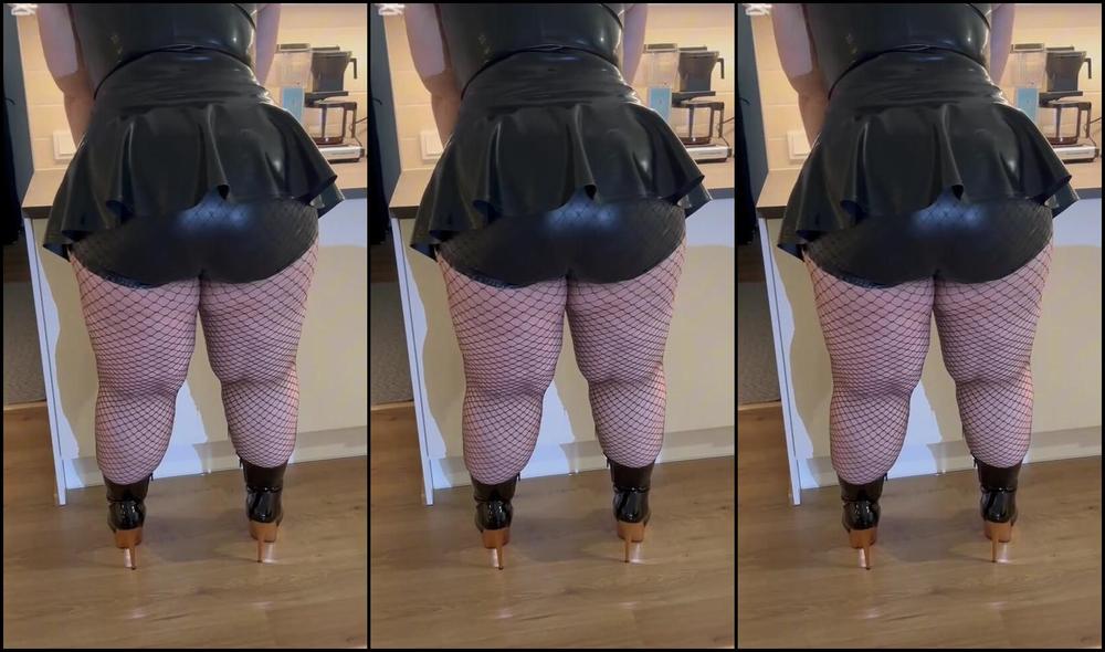 Misslatexangel Nicknamed Misslatexangel 12 10 2024 Onlyfans Video Requested A Latex Lingerie Butt Video And Here It Comes