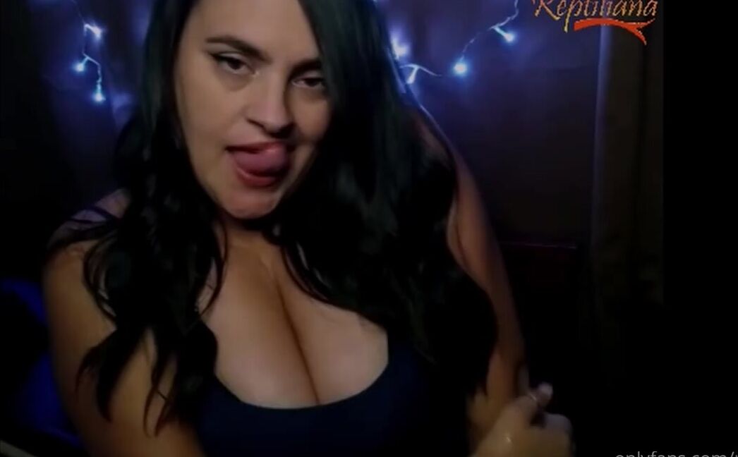 Reptil Nicknamed Reptil 07 25 2021 Onlyfans Video Hola Loves I Hope You Enjoy This Little Video With A Lot Of Tongue B7